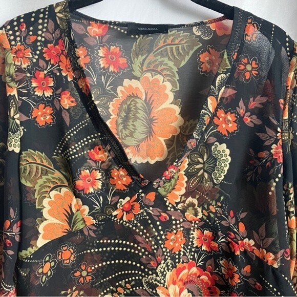 Vero Moda Sheer V-Neck Bohemian Floral Blouse size Large - Picture 4 of 7